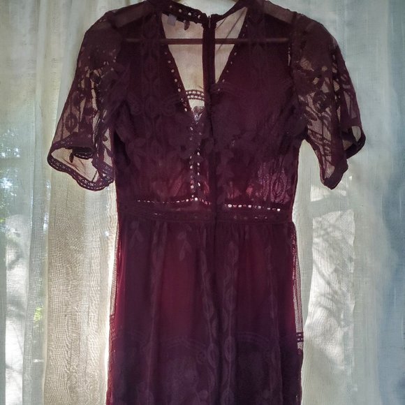 Haute Monde Dresses & Skirts - Maroon Lace Dress